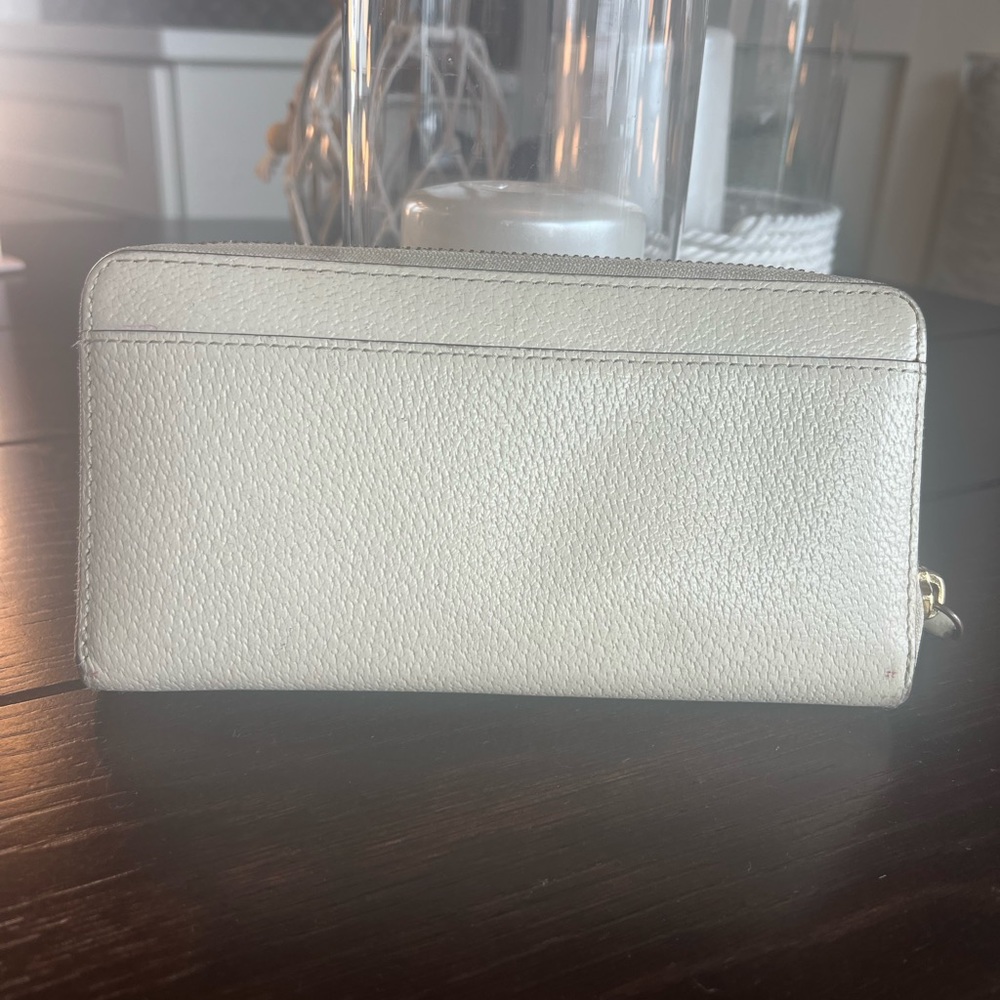 Kate Spade Large Cream Wallet - Picture 2 of 5